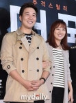 [MD포토] 도경완-장윤정 부부 '다정하게 팔짱끼고'