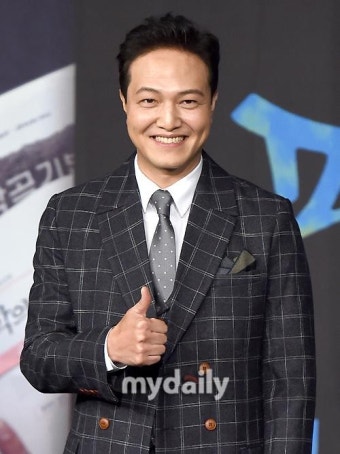 '두데' 정웅인 