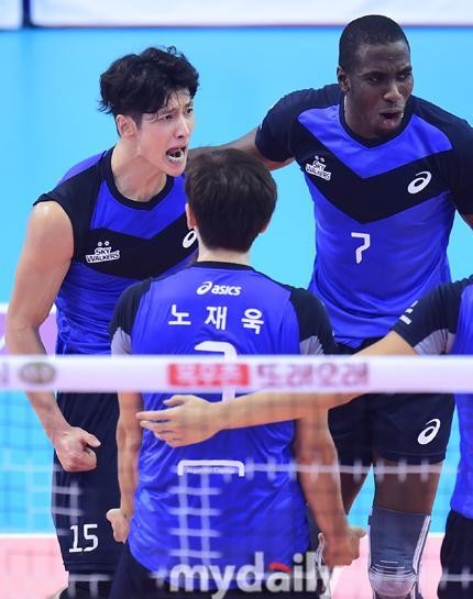 KB손해보험, 현대캐피탈의 17연승 저지하며 4연승 기록 달성