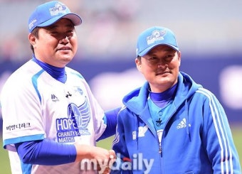 [MD포토] 양준혁-이종범 '자선경기지만 양보는 없다'