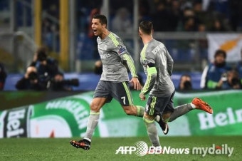 '호날두 결승골' 레알, 로마에 2-0 승…8강행 청신호