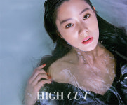 클라라, 대담한 속옷노출…여전한 섹시 이미지 승부 [화보]