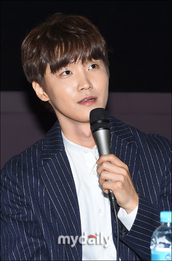 [MD포토] 장인섭, '저희 영화 잘 되야해요~'
