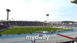 [MD포토] 수원더비 수원종합운동장을 가득 메운 열기