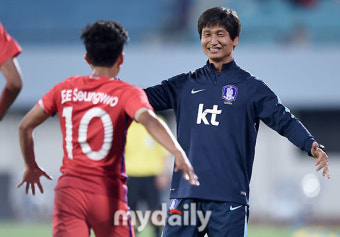 [MD포토] 정정용 감독 '이승우, 이리와'