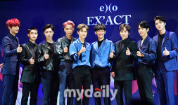 [MD포토] 엑소 '3집 앨범 기대하세요'