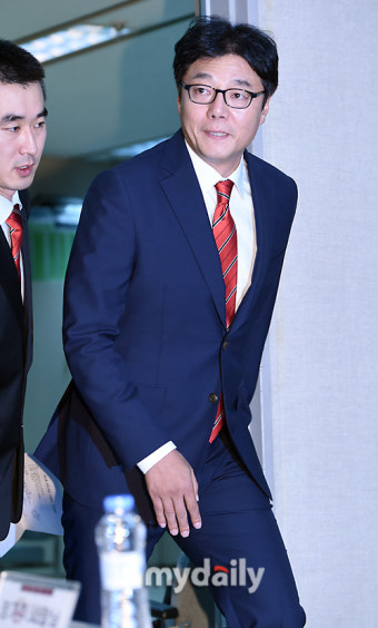 [MD포토] 황선홍 'FC서울 감독 취임해요'