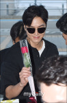 [MD포토] 이민호, 장미꽃 받고 백만불 미소