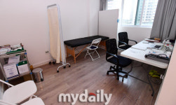 [MD포토] 간단 치료부터 침 치료까지 가능한 물리치료실