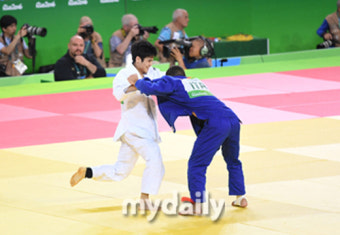 [MD포토] 16강 진출한 김원진