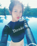 제주에 여신 떴다…걸스데이 유라, 늘씬한 자태