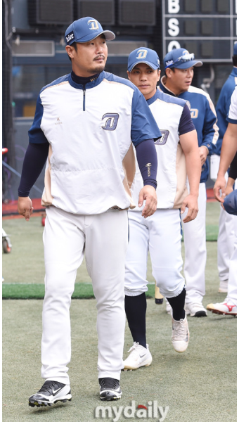 [MD포토] 이호준,이종욱 '2년만의 맞대결 기대된다'