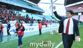 [MD포토] 황선홍 감독 '내가 우승청부사'