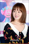 [MD화보] 복주에서 다시 모델로…이성경, 깡마른 몸으로 복귀