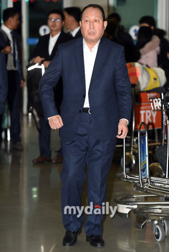 [MD포토] 김인식 감독 '출발하는 WBC 야구대표팀'