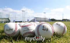 [MD포토] 2017 WBC 대회 공식 공인구
