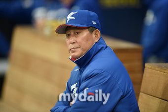[WBC] 김인식 감독 “대표팀, 젊은 선수 위주로 구성해야”