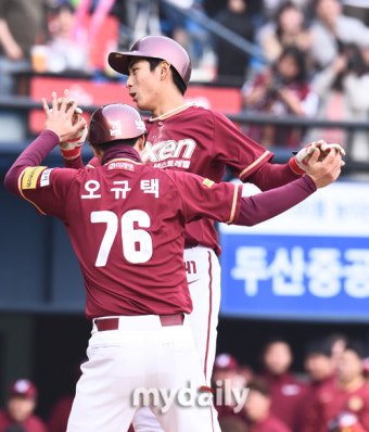 ‘19안타 폭발’ 넥센, 두산 상대로 3연전 스윕
