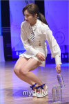 [MD포토] 라붐 소연 짧은 치마에 물 마시기도 힘들어