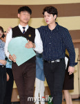 [MD포토] 인피니트 우현 고등학생과 허물 없는 사이