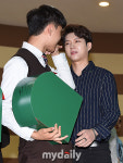 [MD포토] 인피니트 우현 형이 전화할게