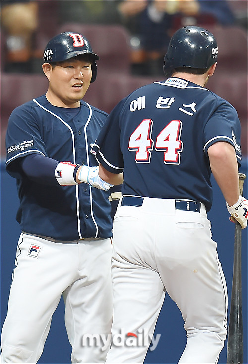 두산, 베어스 부상 악재에 쇄골 부상과 어지럼증…각각 양의지와 허경민 결장으로 단결 강조