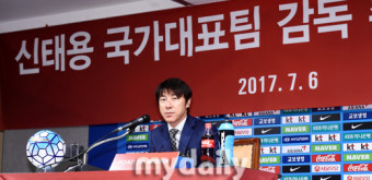 [MD포토] 신태용 감독 '위기의 한국축구 구하겠다'