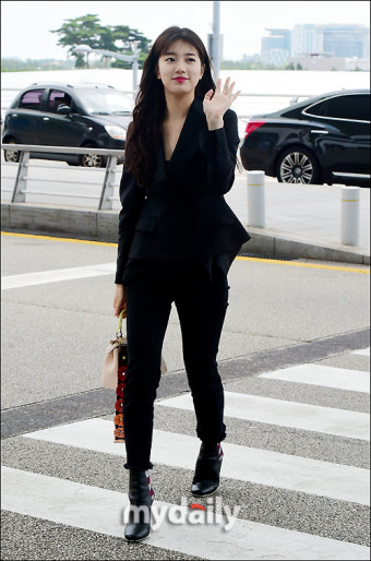 [MD포토] 수지, '올블랙 공항패션'