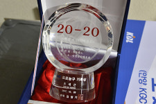 KBL, 20-20 오세근 기념 시상…하승진에게도 기념상 전달 예정