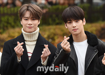 [MD포토] 아스트로 문빈-차은우 '꽃미남들의 수줍은 사랑고백'