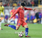 [MD포토] 손흥민 '이 골로 멀티골 성공'