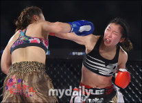 [MD포토] 이도경, 내 펀치를 받아라!