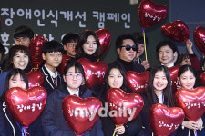 [MD포토] 수영,이동우 창천중학교 학생들과 즐겁게