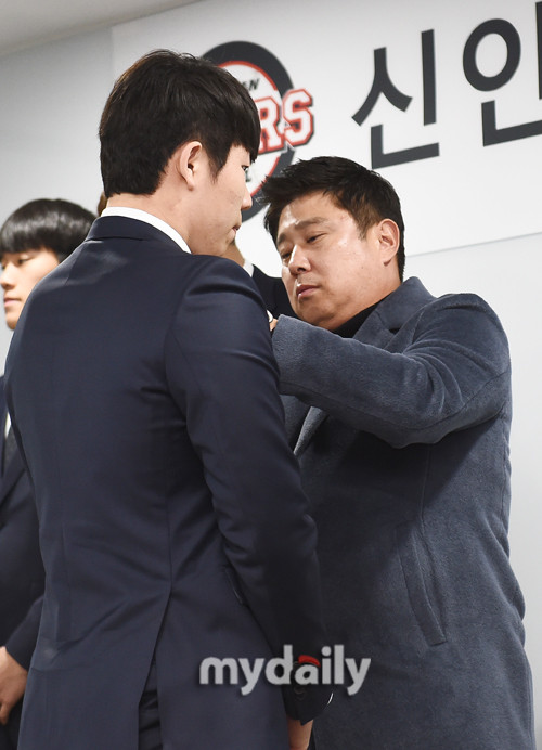 KIA 타이거즈, 2025년 신인 김태형 홈팬 앞에서 자신감으로 입단 인사