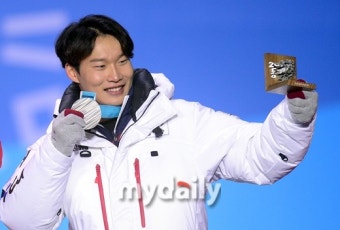 [MD포토]이상호 스노보드 은메달, 환한 미소로 기쁨의 세리머니