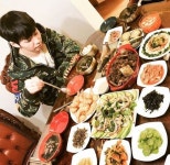 딘딘을 위한 어머니의 밥상,일식(食)15찬(饌)...임금님 수라상 수준이네