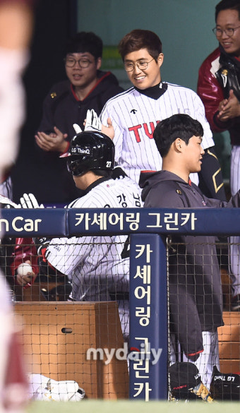 [MD포토] 채은성,유강남 '홈런 타자의 미소'