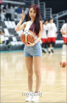 나윤스포츠 | [MD포토] 아이시어 나윤, '시투하러 왔어요~'