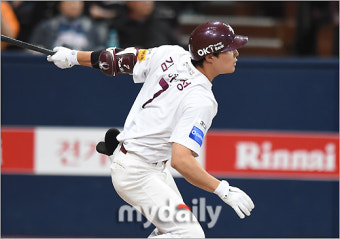 [MD포토] 김하성 '방망이 전율이 짜릿한 안타'