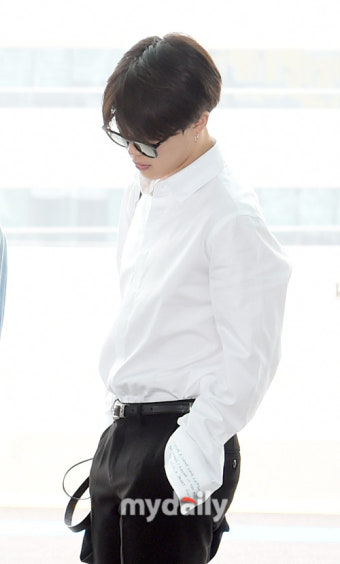 [MD포토] 방탄소년단 지민 '살해위협, 신경 쓰이네'
