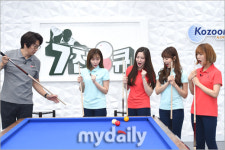 [MD포토] 김수로 찍어치기 시범에 입 벌어지는 걸그룹 멤버들