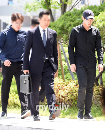 [MD포토] 이서원 '강제추행 및 특수협박 혐의로 검찰 출두'