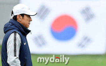 [MD포토] 신태용 감독 '대한민국 축구 16강을 향해'