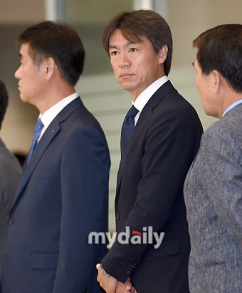 [MD포토] 홍명보 전무이사 '축구대표팀 격려차 왔습니다'