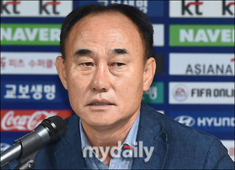 [MD포토] 김학범 감독, '백승호 -이강인 선발못해 아쉬워'