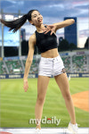 [MD포토] 치어리더 목나경 선명한 식스팩 복근