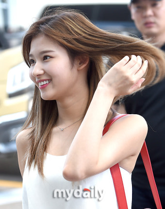 [MD포토] 트와이스 사나 '거부할 수 없는 미소'
