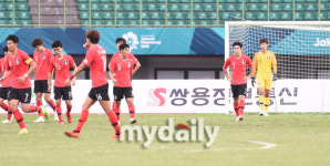 한국, 우즈베키스탄에 재동점골 허용 