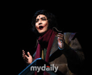 [MD포토] 엑소 수호 빠져드는 웃는 남자 그윈플렌