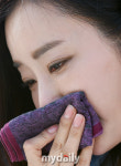 [MD포토] 기자회견 도중 눈물 보이는 반민정